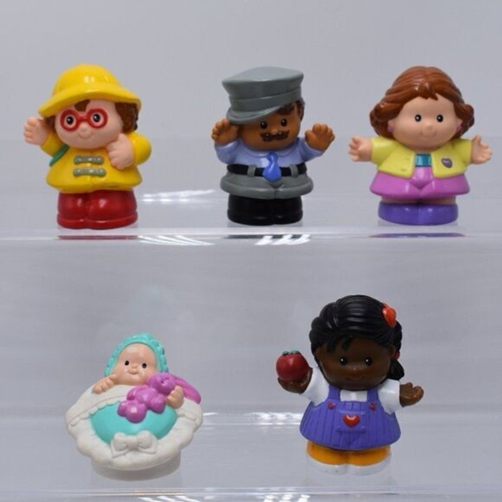 Vintage 1990s Fisher Price Little People Mied Lot of 5 mini figures